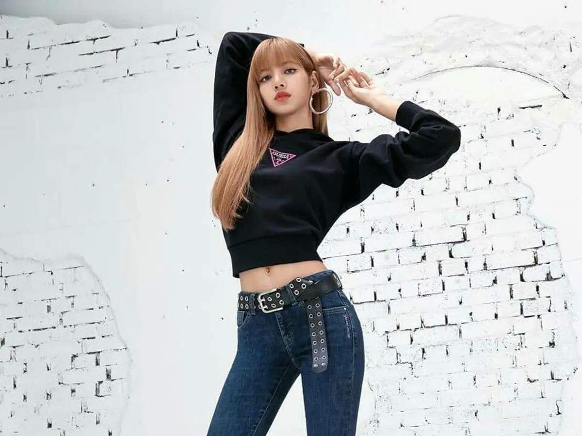 Visual Idol K-Pop Wanita Dengan Bentuk Tubuh Bak Model
